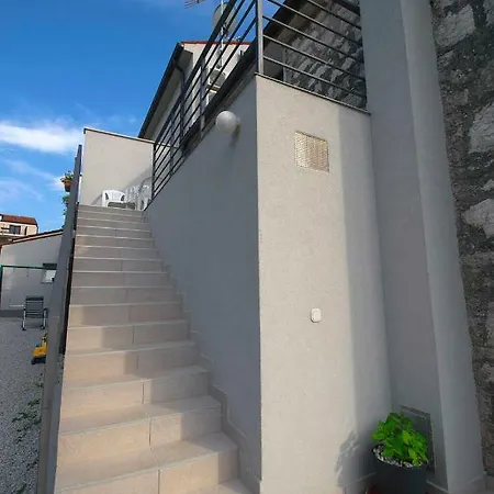 Apartment Dva Oriha Funtana